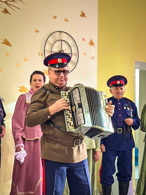 Вокальные коллективы ДК им. Гагарина дарят новогоднее настроение