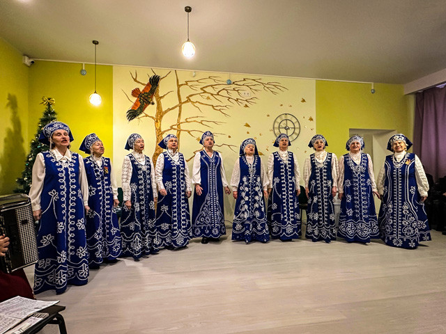 Вокальные коллективы ДК им. Гагарина дарят новогоднее настроение