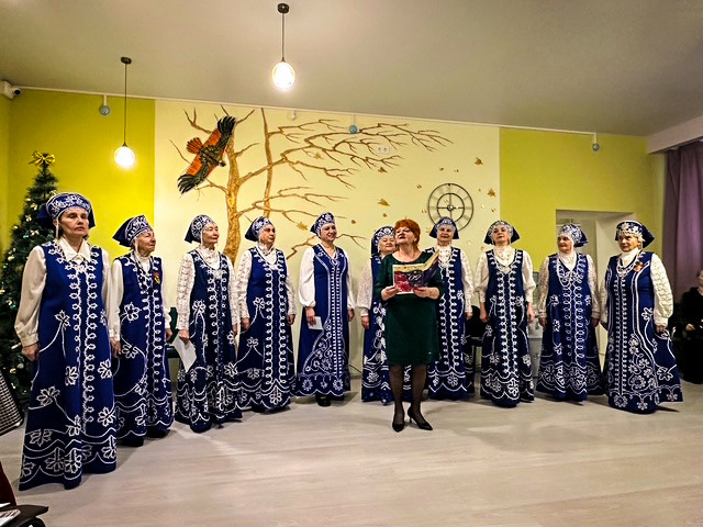 Вокальные коллективы ДК им. Гагарина дарят новогоднее настроение